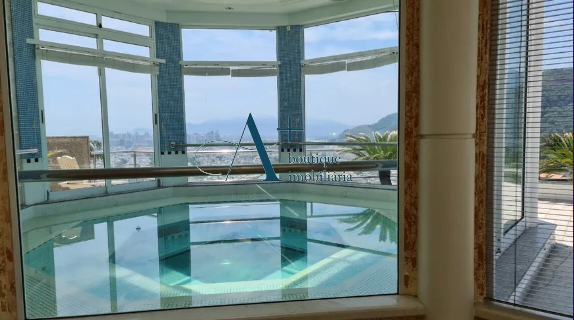 Casa Arrojada com Heliponto e Discoteca: A Vista Panorâmica Mais Exclusiva da Barra da Tijuca.