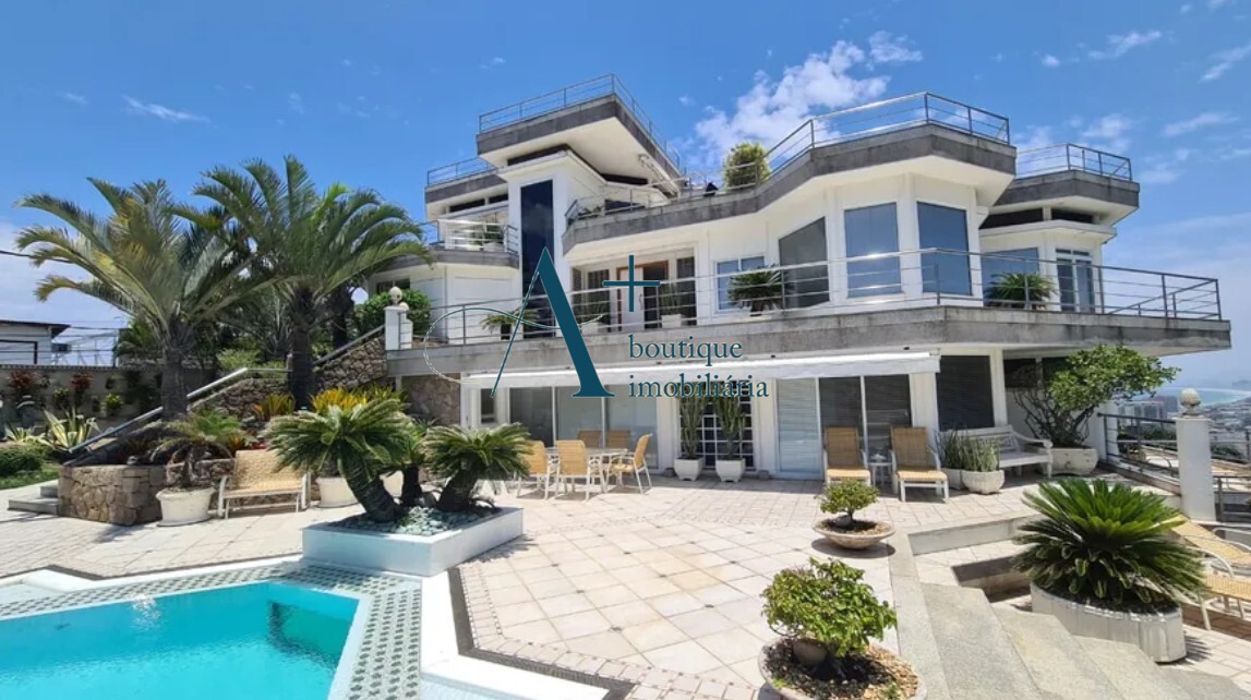 Casa Arrojada com Heliponto e Discoteca: A Vista Panorâmica Mais Exclusiva da Barra da Tijuca.