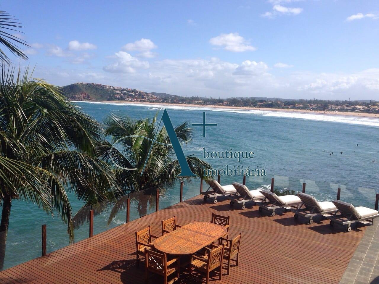 Mansão com Vista Cinematográfica em Búzios: Um Santuário de Design e Luxo sobre Geribá.