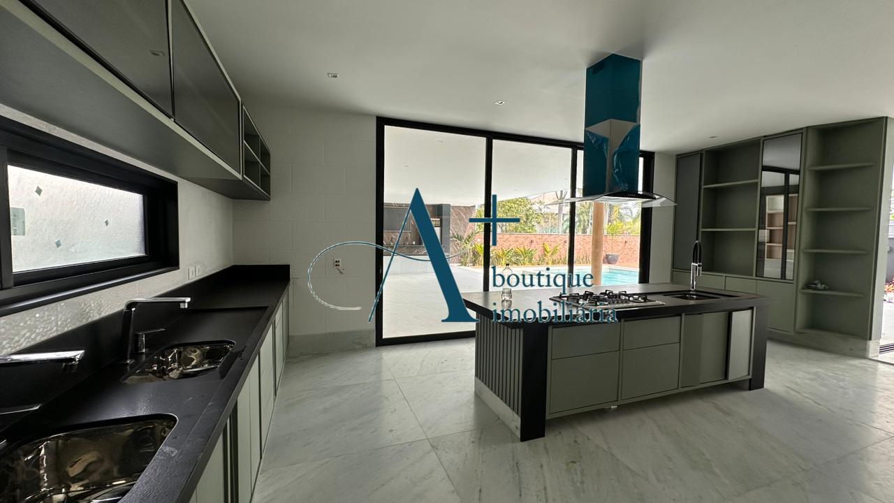 Mansão Recém construída 5 suítes, Elevador, Laser e Segurança Total, Condo. Del Lago Barra da Tijuca